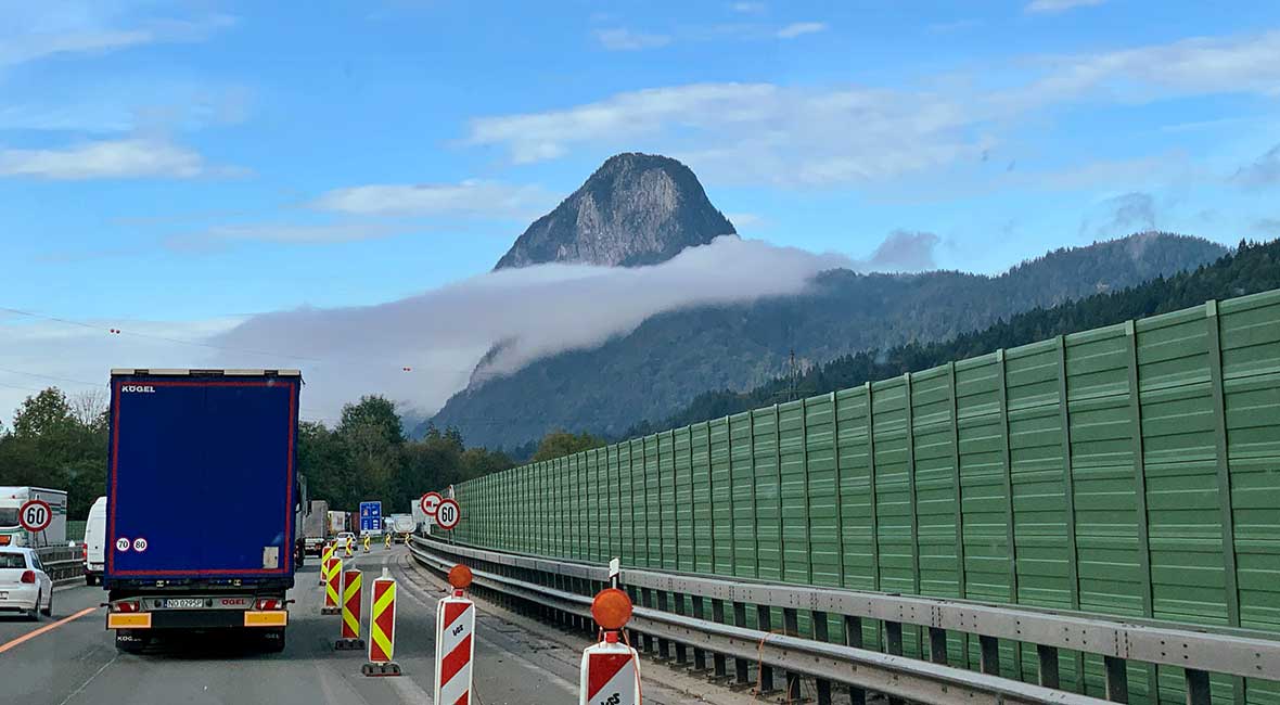 Lastbil i dolomiterna