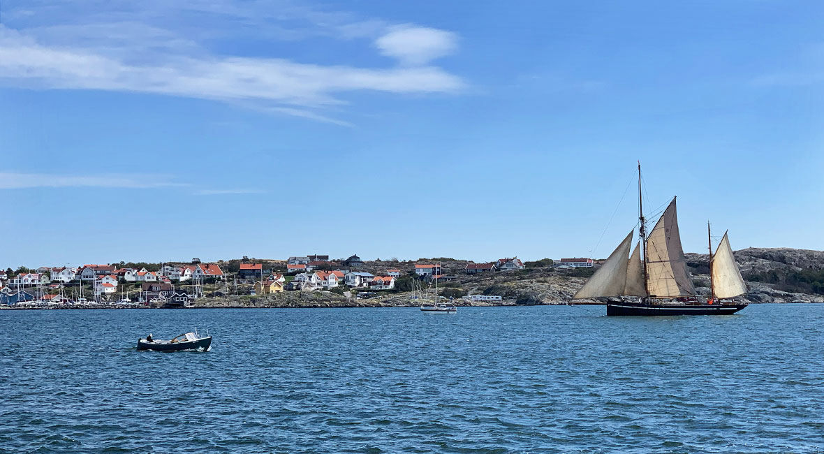 Stillasittande båtspaning på Hälsö