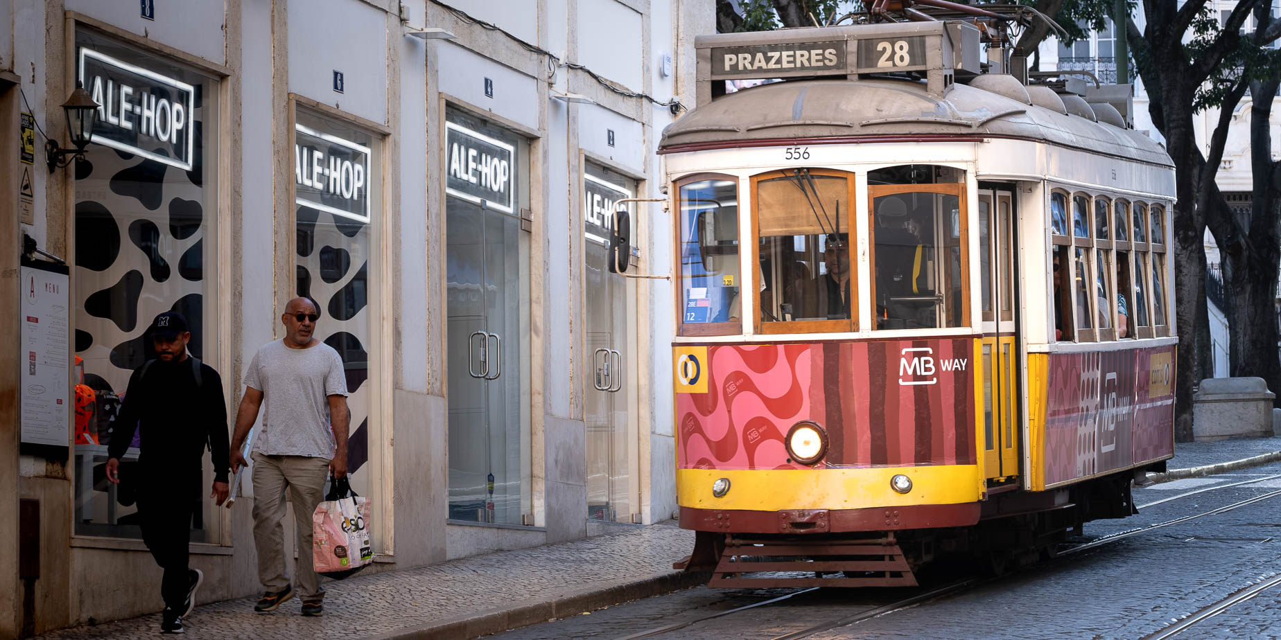 Morgonpromenad i Alfama