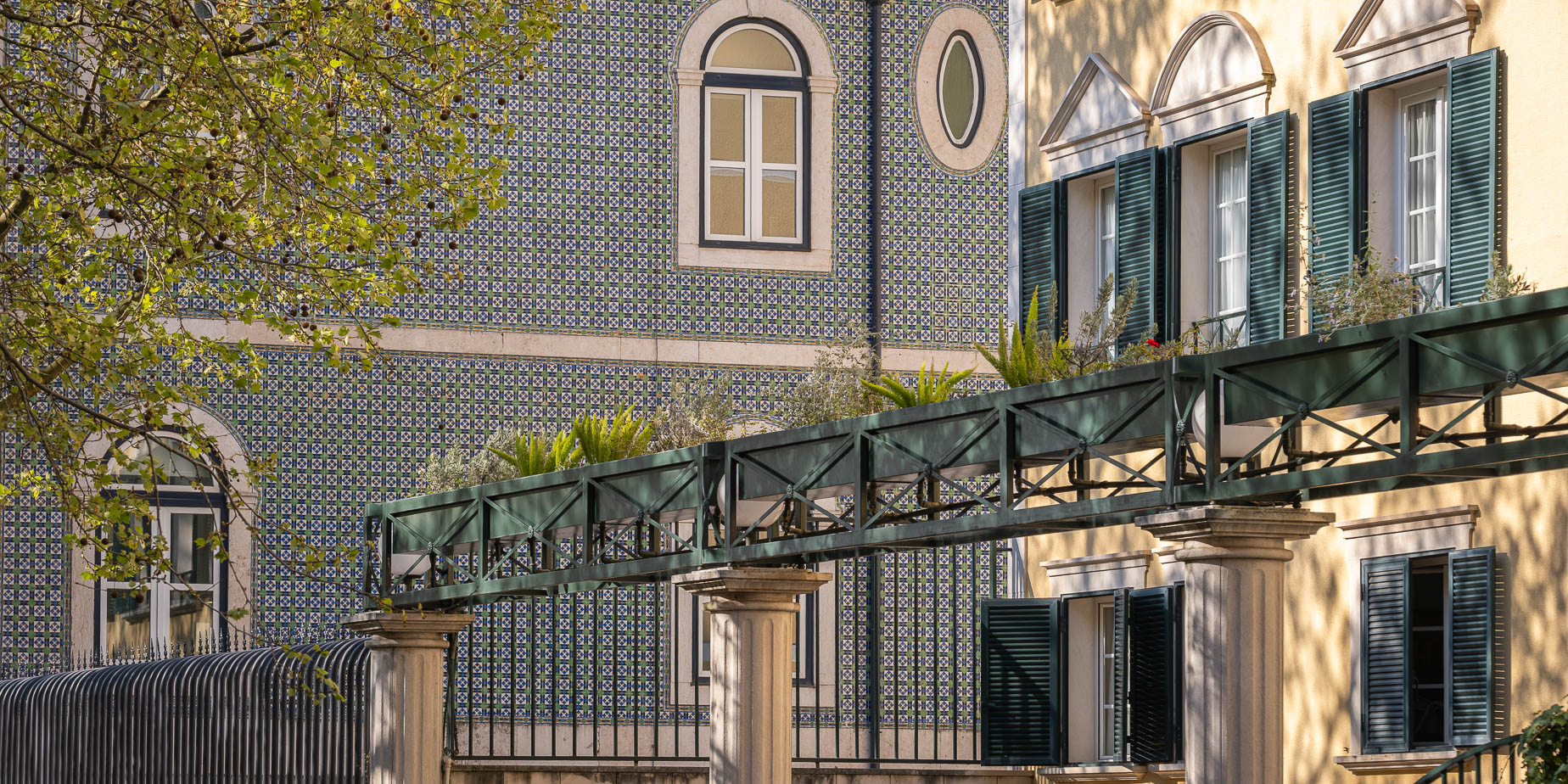 Tur & retur till Svenska Ambassaden